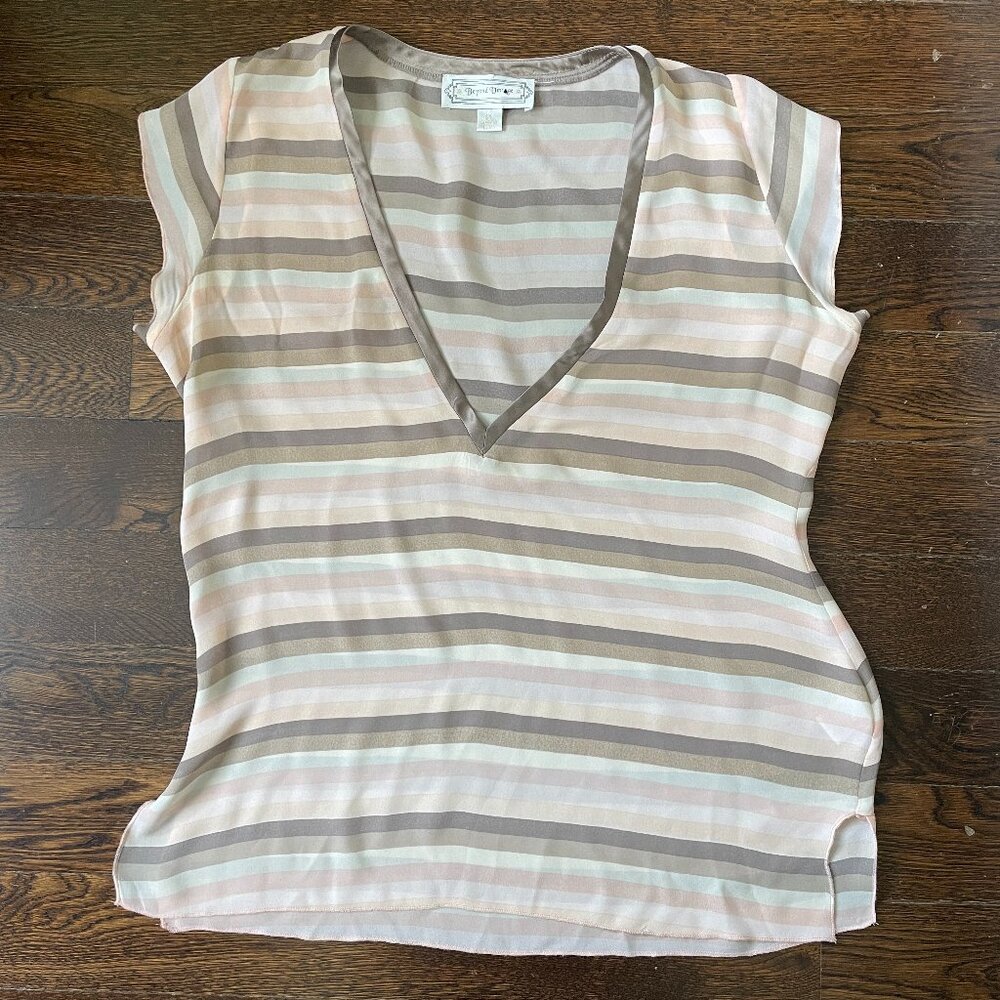 Beyond Vintage Sleeveless V-neck Blouse top 100% Silk-Medium